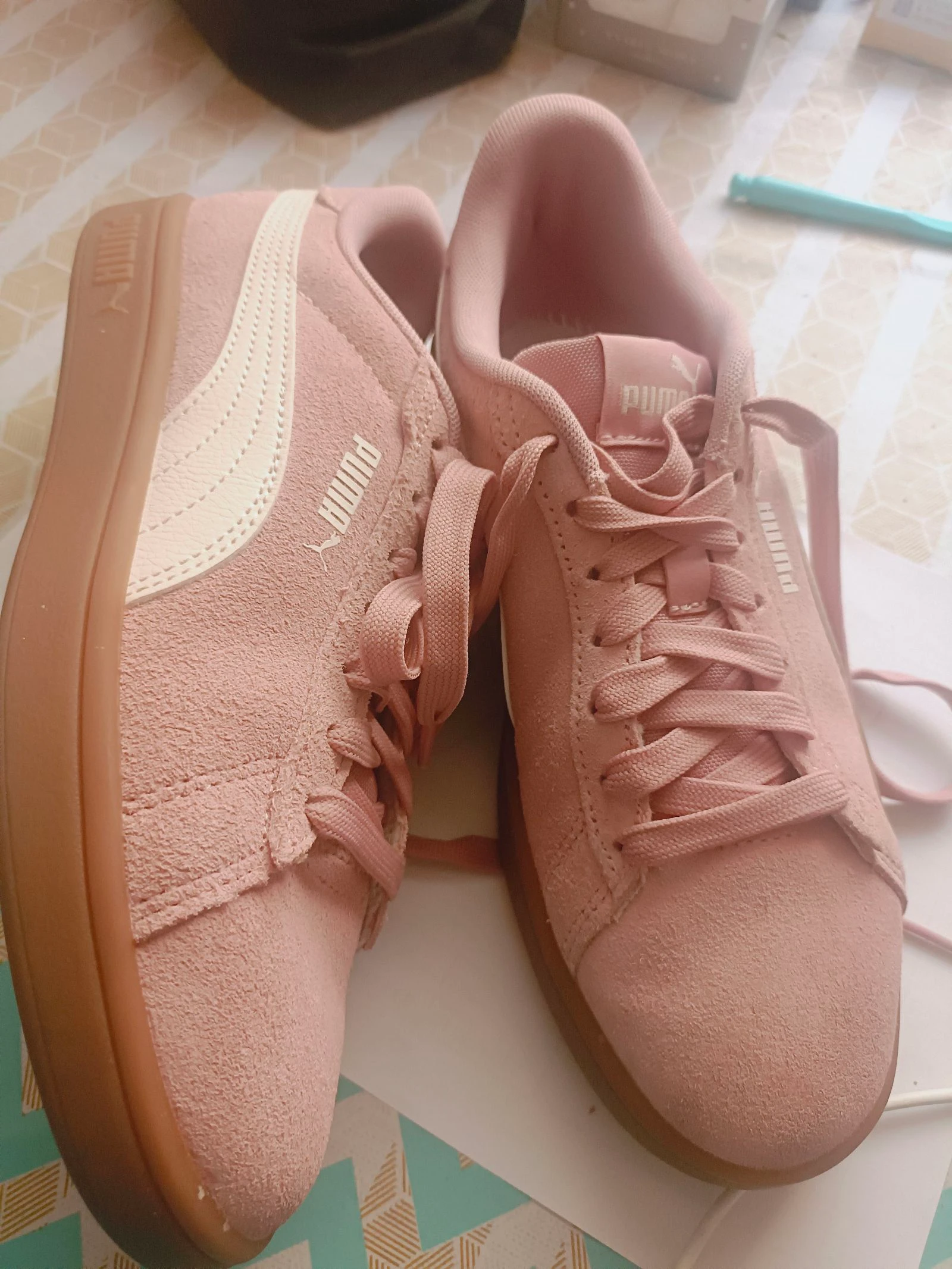 Zapatillas puma sin desgaste casi nueva vendo por falta de uso 